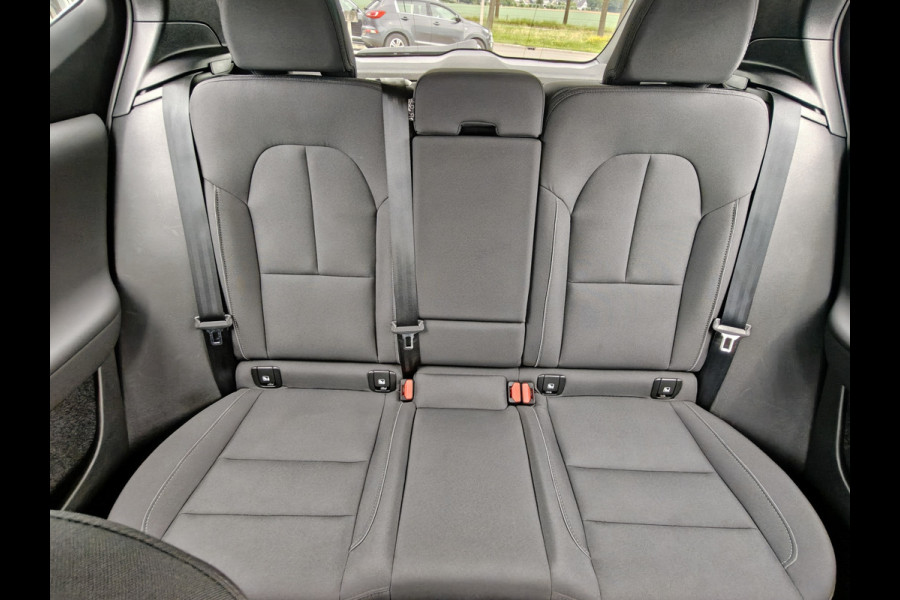 Volvo XC40 T2 130PK Momentum Business | BLIS | Camera Achter | PDC V+A | Carplay | Adapt. Cruise