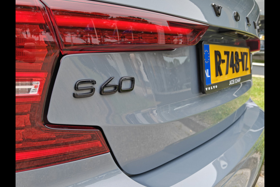 Volvo S60 T6 AWD 340PK Plug-in Hybrid R-Design | 20'' | Panodak | H&K | 360 Camera | Leder dashboard |