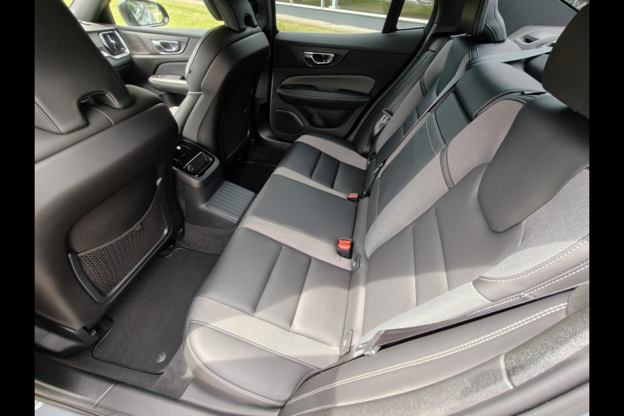 Volvo S60 T6 AWD 340PK Plug-in Hybrid R-Design | 20'' | Panodak | H&K | 360 Camera | Leder dashboard |