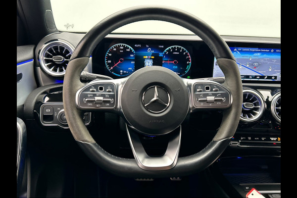 Mercedes-Benz A-Klasse 250 e AMG Line | Carplay | Navigatie | Burmeister | Camera | Climate-control | Cruise |