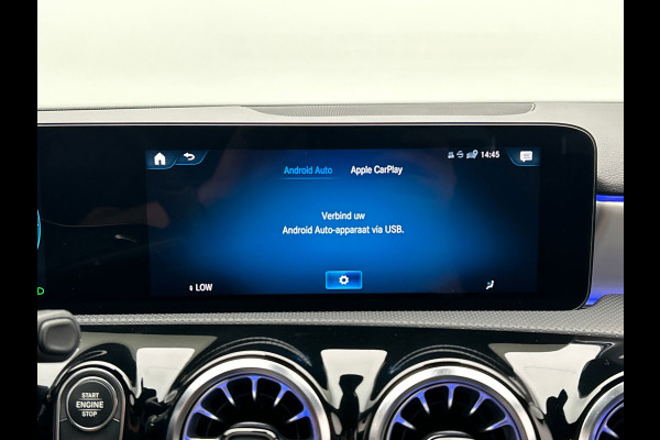 Mercedes-Benz A-Klasse 250 e AMG Line | Carplay | Navigatie | Burmeister | Camera | Climate-control | Cruise |