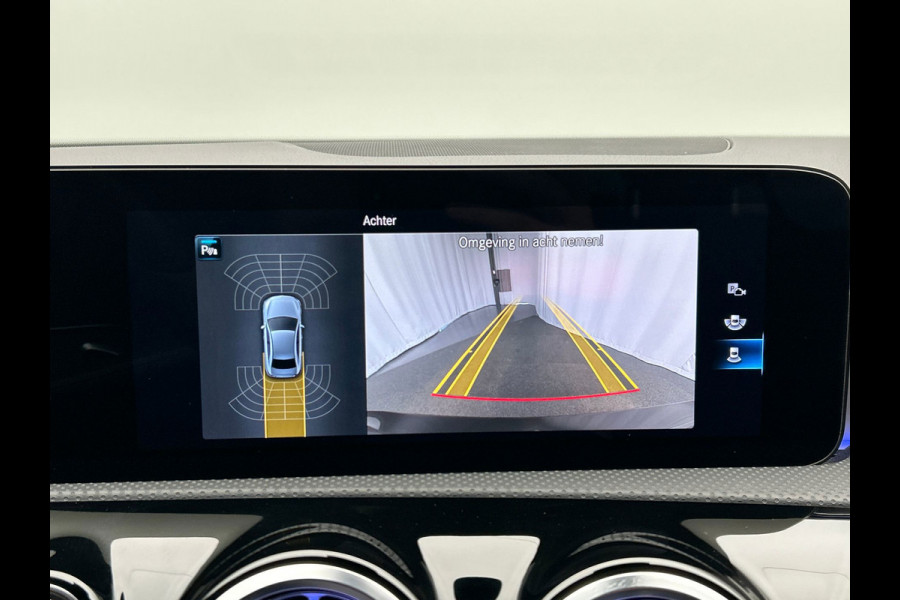 Mercedes-Benz A-Klasse 250 e AMG Line | Carplay | Navigatie | Burmeister | Camera | Climate-control | Cruise |