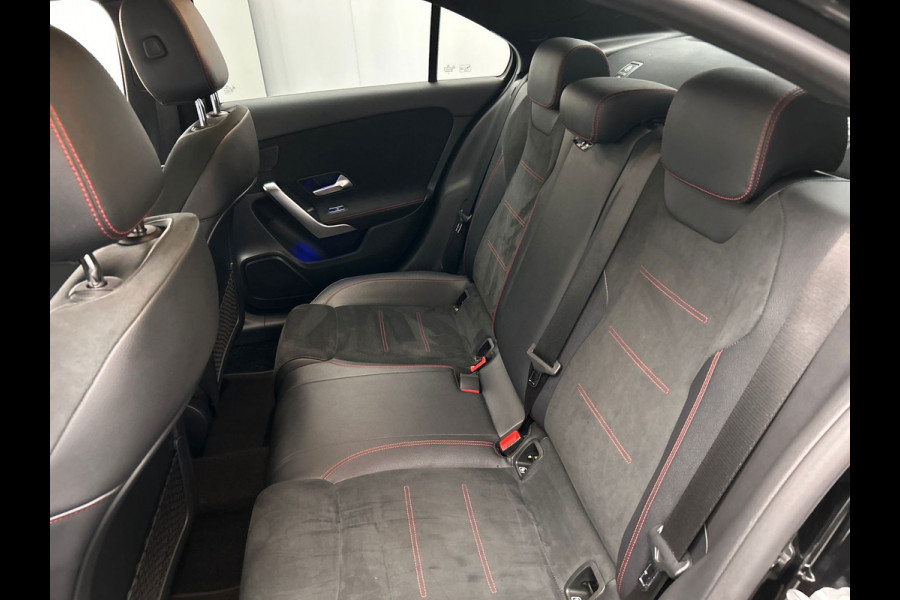 Mercedes-Benz A-Klasse 250 e AMG Line | Carplay | Navigatie | Burmeister | Camera | Climate-control | Cruise |