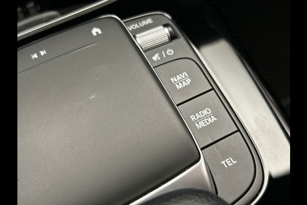 Mercedes-Benz A-Klasse 250 e AMG Line | Carplay | Navigatie | Burmeister | Camera | Climate-control | Cruise |