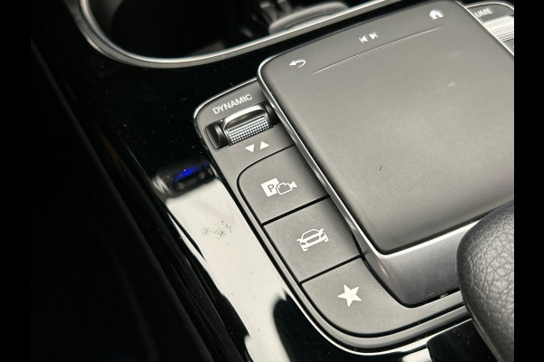 Mercedes-Benz A-Klasse 250 e AMG Line | Carplay | Navigatie | Burmeister | Camera | Climate-control | Cruise |