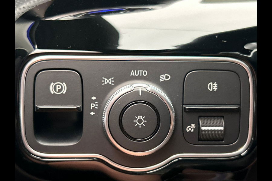 Mercedes-Benz A-Klasse 250 e AMG Line | Carplay | Navigatie | Burmeister | Camera | Climate-control | Cruise |
