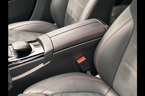 Mercedes-Benz A-Klasse 250 e AMG Line | Carplay | Navigatie | Burmeister | Camera | Climate-control | Cruise |