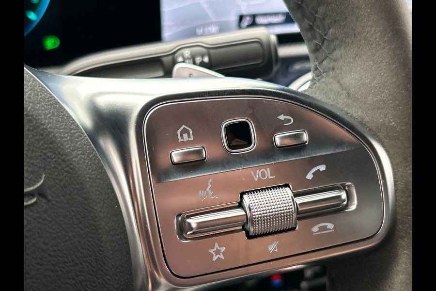 Mercedes-Benz A-Klasse 250 e AMG Line | Carplay | Navigatie | Burmeister | Camera | Climate-control | Cruise |