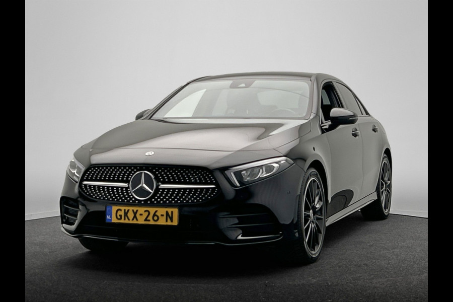 Mercedes-Benz A-Klasse 250 e AMG Line | Carplay | Navigatie | Burmeister | Camera | Climate-control | Cruise |