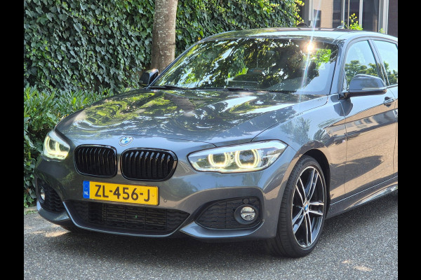 BMW 1-serie M Sport Edition Apple CarPlay LM Velgen Trekhaak LED NAP Black Panel dash 118i M Sport Edition