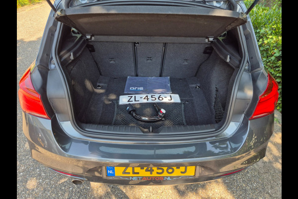 BMW 1-serie M Sport Edition Apple CarPlay LM Velgen Trekhaak LED NAP Black Panel dash 118i M Sport Edition