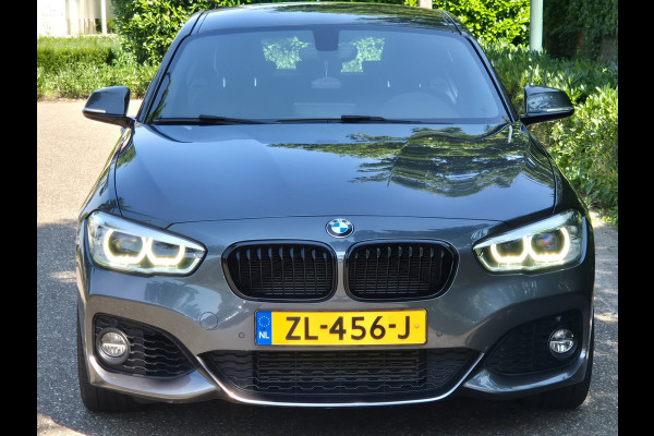 BMW 1-serie M Sport Edition Apple CarPlay LM Velgen Trekhaak LED NAP Black Panel dash 118i M Sport Edition