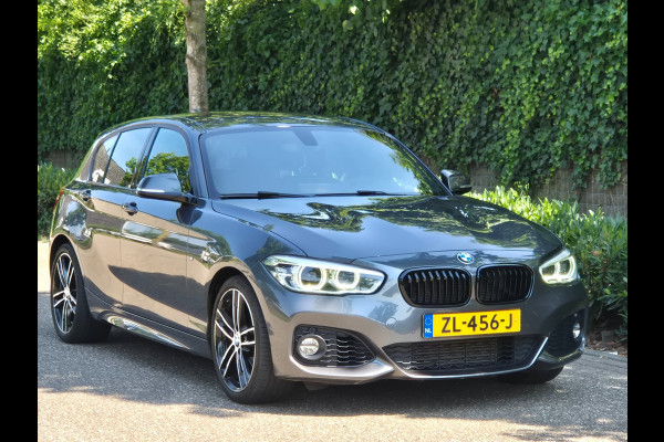 BMW 1-serie M Sport Edition Apple CarPlay LM Velgen Trekhaak LED NAP Black Panel dash 118i M Sport Edition