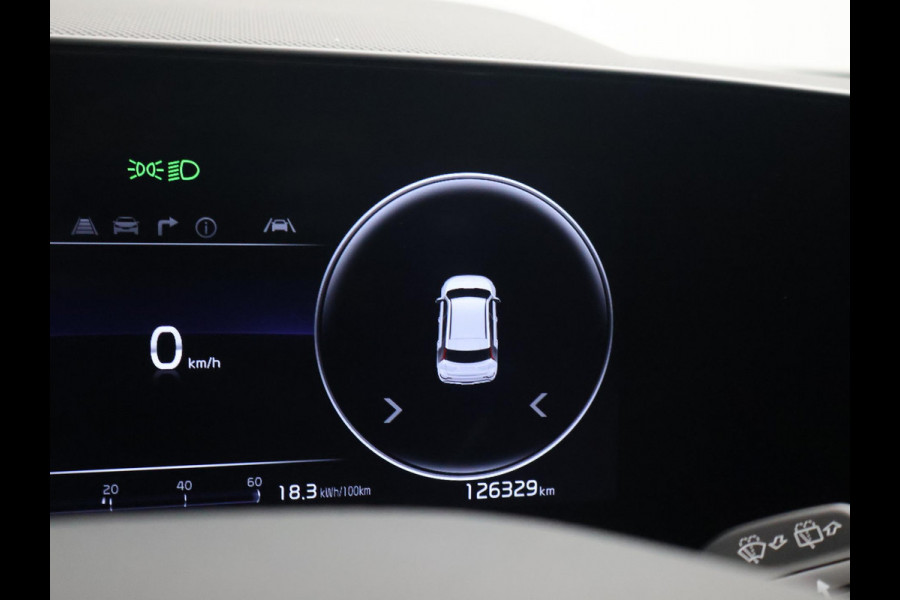 Kia Niro EV DYNAMICPLUSLINE 64.8 kWh + SCHUIFDAK | LEDER | HEAD-UP | CAMERA | SFEERVERLICHTING | ADAPTIVE CRUISE