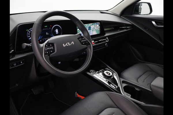 Kia Niro EV DYNAMICPLUSLINE 64.8 kWh + SCHUIFDAK | LEDER | HEAD-UP | CAMERA | SFEERVERLICHTING | ADAPTIVE CRUISE