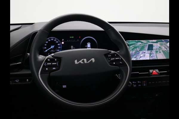 Kia Niro EV DYNAMICPLUSLINE 64.8 kWh + SCHUIFDAK | LEDER | HEAD-UP | CAMERA | SFEERVERLICHTING | ADAPTIVE CRUISE