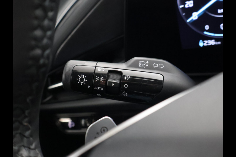 Kia Niro EV DYNAMICPLUSLINE 64.8 kWh + SCHUIFDAK | LEDER | HEAD-UP | CAMERA | SFEERVERLICHTING | ADAPTIVE CRUISE