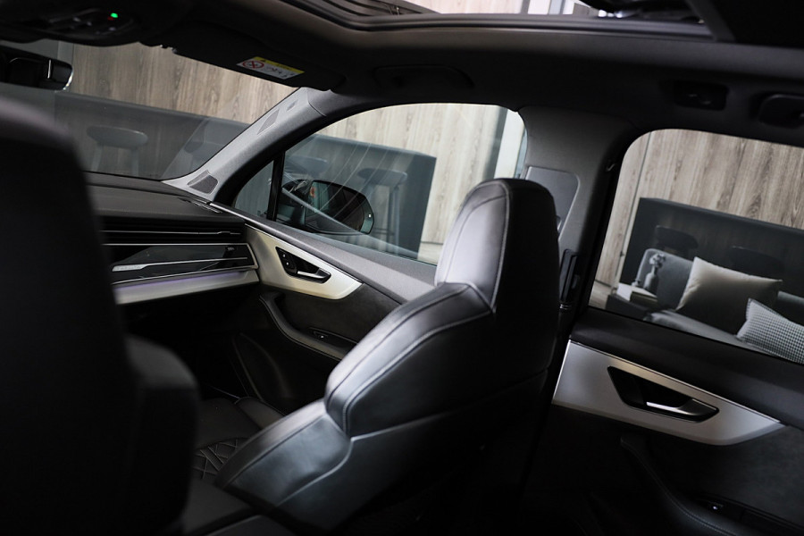 Audi Q7 55 TFSI Quattro SQ7 Look / 7 Persoons / RS Zetels / Head Up / Open Pano / Acc / Memory / Dode Hoek / 23 Inch / Trekhaak