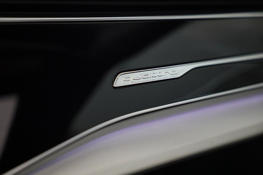 Audi Q7 55 TFSI Quattro SQ7 Look / 7 Persoons / RS Zetels / Head Up / Open Pano / Acc / Memory / Dode Hoek / 23 Inch / Trekhaak