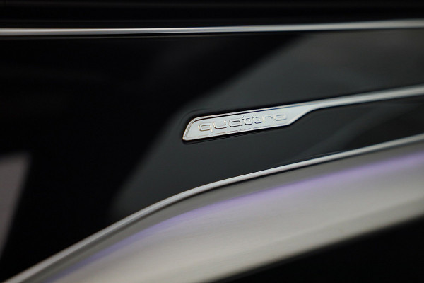 Audi Q7 55 TFSI Quattro SQ7 Look / 7 Persoons / RS Zetels / Head Up / Open Pano / Acc / Memory / Dode Hoek / 23 Inch / Trekhaak