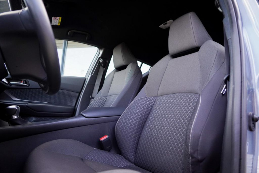Toyota C-HR 1.8 Hybrid Dynamic / Carplay / Adaptive Cruise / Camera