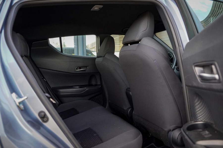 Toyota C-HR 1.8 Hybrid Dynamic / Carplay / Adaptive Cruise / Camera