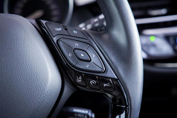 Toyota C-HR 1.8 Hybrid Dynamic / Carplay / Adaptive Cruise / Camera