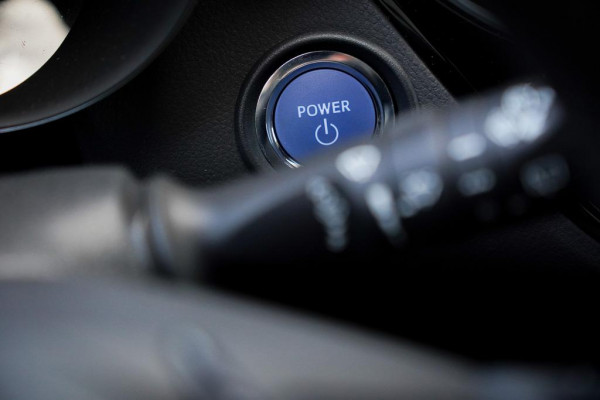Toyota C-HR 1.8 Hybrid Dynamic / Carplay / Adaptive Cruise / Camera