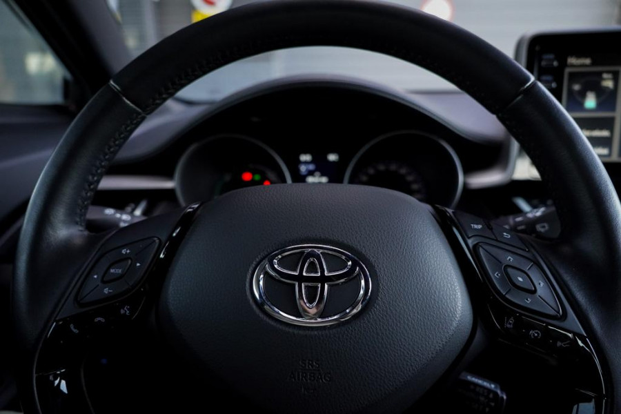 Toyota C-HR 1.8 Hybrid Dynamic / Carplay / Adaptive Cruise / Camera