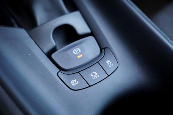Toyota C-HR 1.8 Hybrid Dynamic / Carplay / Adaptive Cruise / Camera