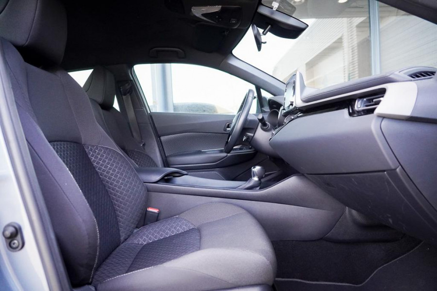 Toyota C-HR 1.8 Hybrid Dynamic / Carplay / Adaptive Cruise / Camera