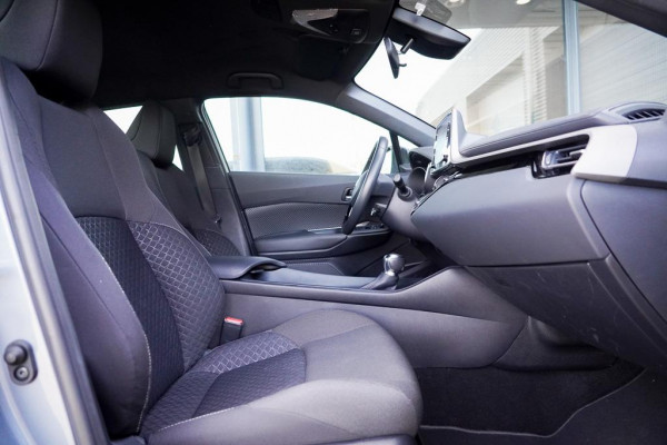 Toyota C-HR 1.8 Hybrid Dynamic / Carplay / Adaptive Cruise / Camera