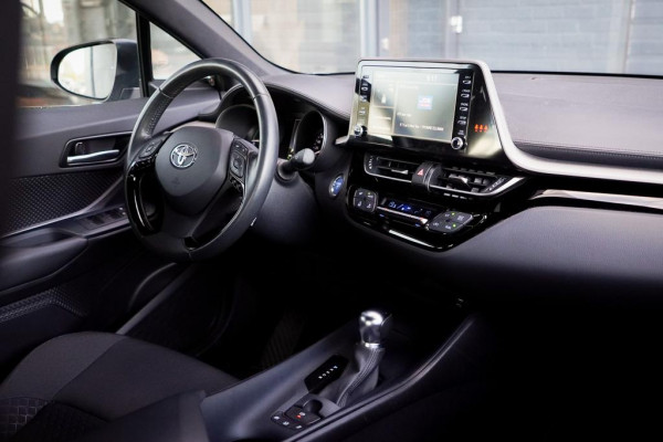 Toyota C-HR 1.8 Hybrid Dynamic / Carplay / Adaptive Cruise / Camera