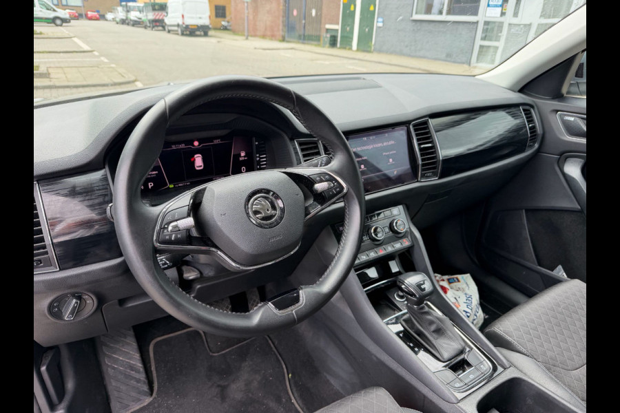 Škoda Kodiaq 1.5 TSI Business Edition Plus / Trekhaak / 360Camera / Leder / Keyless / 18'' / CarPlay / Canton Audio / Stoelverwarming / Dodehoek / DAB / Cruise Control