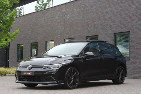 Volkswagen Golf 1.5 eTSI R-Line pano / IQ light