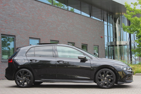 Volkswagen Golf 1.5 eTSI R-Line pano / IQ light