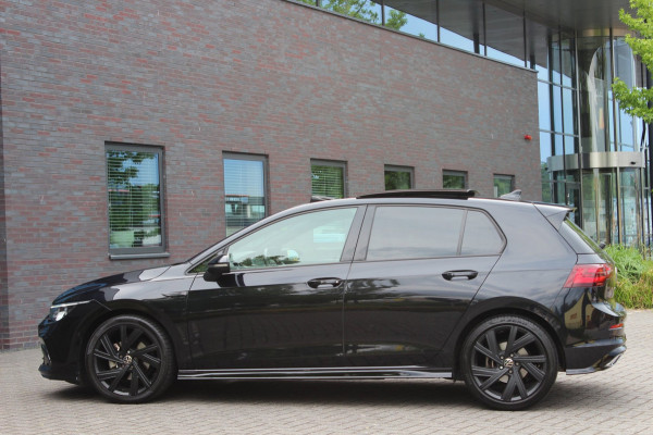Volkswagen Golf 1.5 eTSI R-Line pano / IQ light