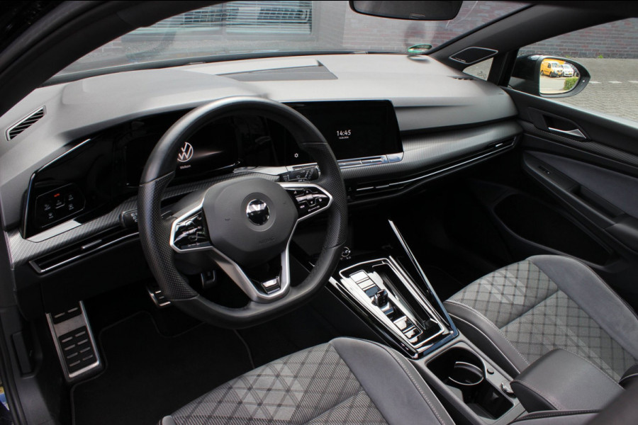 Volkswagen Golf 1.5 eTSI R-Line pano / IQ light