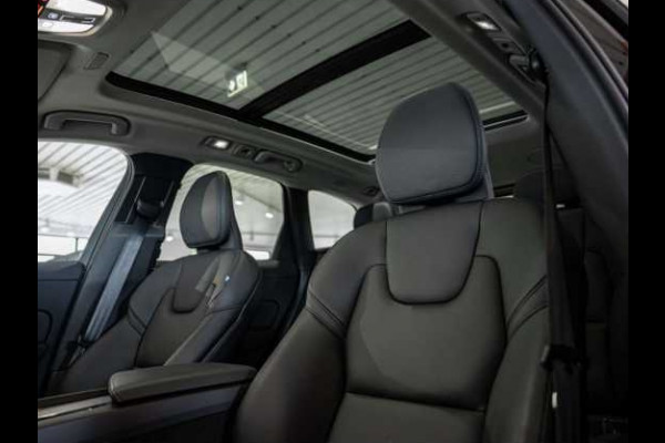 Volvo XC60 2.0 T8 Plug-in hybrid AWD Plus Dark (335kW/455PK) PANORAMA, LUCHTV, WINTER, HuD ** 1e EIG - Ex VOLVO) ** INFORMEER OOK NAAR ONZE AANTREKKELIJKE FINANCIAL-LEASE TARIEVEN **