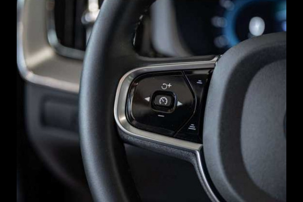 Volvo XC60 2.0 T8 Plug-in hybrid AWD Plus Dark (335kW/455PK) PANORAMA, LUCHTV, WINTER, HuD ** 1e EIG - Ex VOLVO) ** INFORMEER OOK NAAR ONZE AANTREKKELIJKE FINANCIAL-LEASE TARIEVEN **
