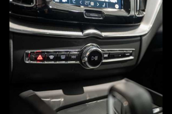 Volvo XC60 2.0 T8 Plug-in hybrid AWD Plus Dark (335kW/455PK) PANORAMA, LUCHTV, WINTER, HuD ** 1e EIG - Ex VOLVO) ** INFORMEER OOK NAAR ONZE AANTREKKELIJKE FINANCIAL-LEASE TARIEVEN **
