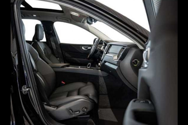 Volvo XC60 2.0 T8 Plug-in hybrid AWD Plus Dark (335kW/455PK) PANORAMA, LUCHTV, WINTER, HuD ** 1e EIG - Ex VOLVO) ** INFORMEER OOK NAAR ONZE AANTREKKELIJKE FINANCIAL-LEASE TARIEVEN **