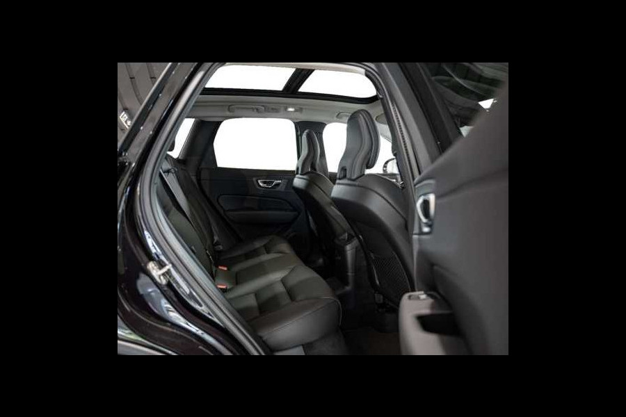 Volvo XC60 2.0 T8 Plug-in hybrid AWD Plus Dark (335kW/455PK) PANORAMA, LUCHTV, WINTER, HuD ** 1e EIG - Ex VOLVO) ** INFORMEER OOK NAAR ONZE AANTREKKELIJKE FINANCIAL-LEASE TARIEVEN **