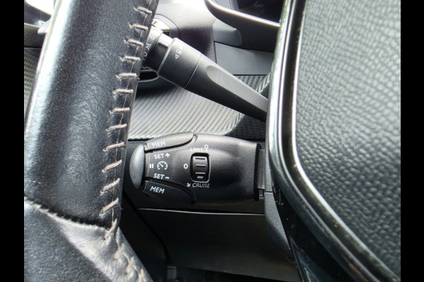 Peugeot 208 1.2 PureTech Blue Lease Allure Navi 360 Camera Virtual cockpit