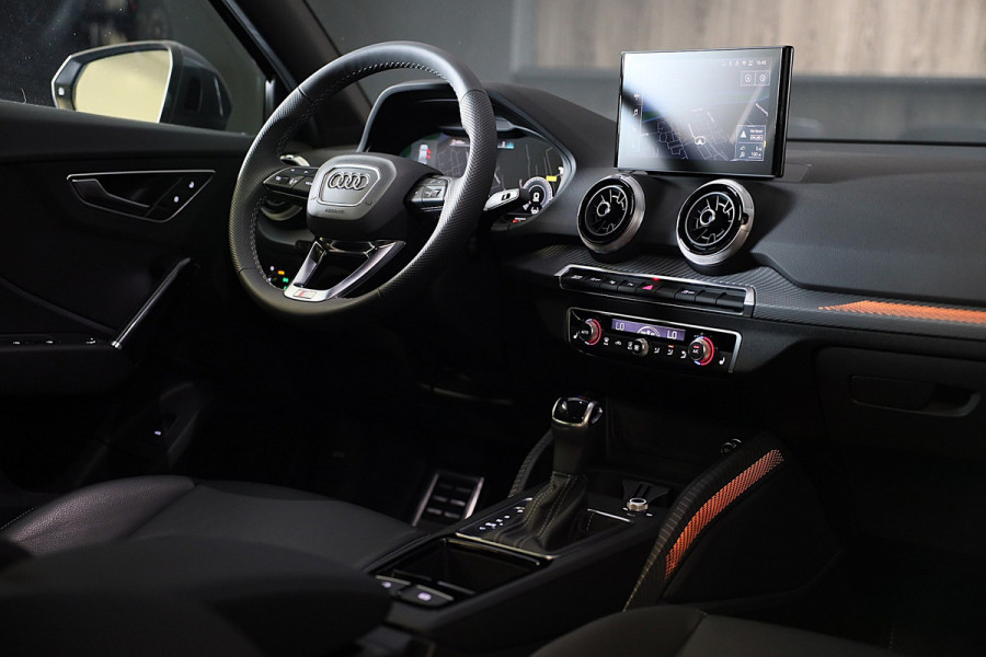 Audi Q2 35 TFSI S Line / 150 PK / AUT / Virtual Cockpit / Navi / ACC / Open Panoramadak / Ecc / Led / Pdc / Trekhaak / 18 Inch