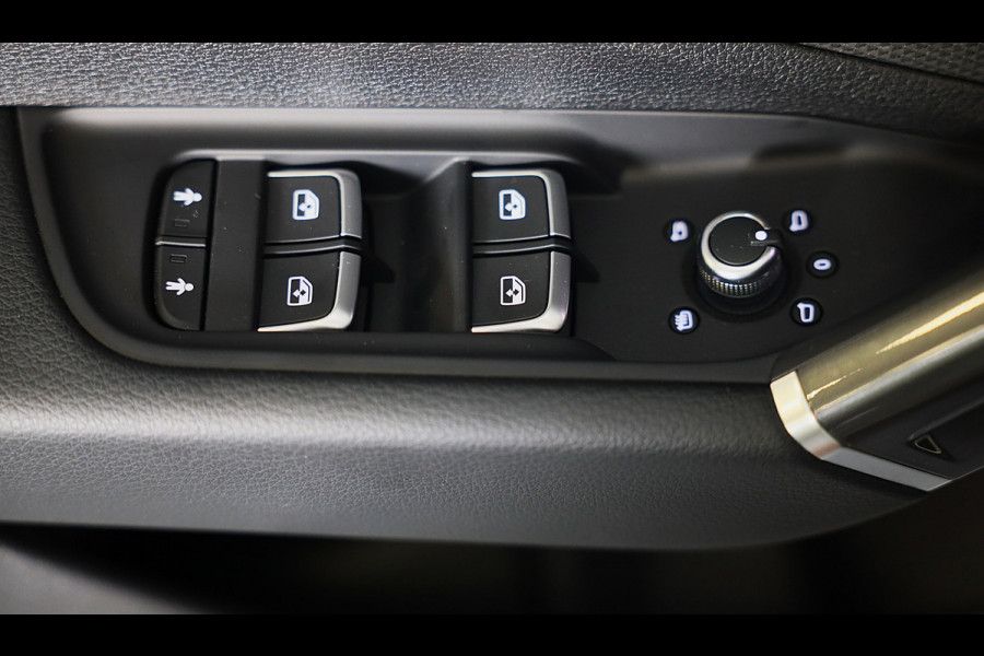 Audi Q2 35 TFSI S Line / 150 PK / AUT / Virtual Cockpit / Navi / ACC / Open Panoramadak / Ecc / Led / Pdc / Trekhaak / 18 Inch