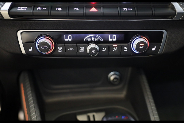 Audi Q2 35 TFSI S Line / 150 PK / AUT / Virtual Cockpit / Navi / ACC / Open Panoramadak / Ecc / Led / Pdc / Trekhaak / 18 Inch