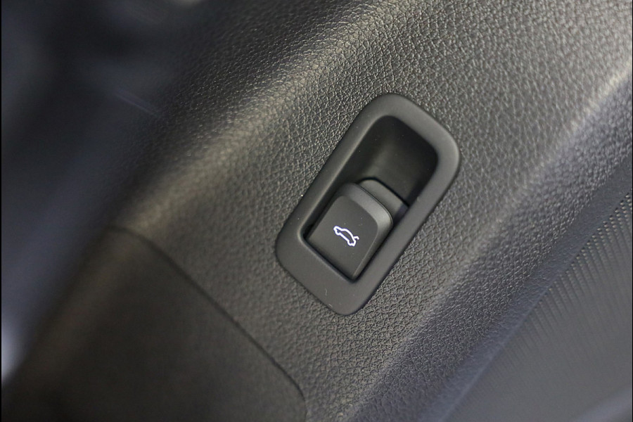 Audi Q2 35 TFSI S Line / 150 PK / AUT / Virtual Cockpit / Navi / ACC / Open Panoramadak / Ecc / Led / Pdc / Trekhaak / 18 Inch
