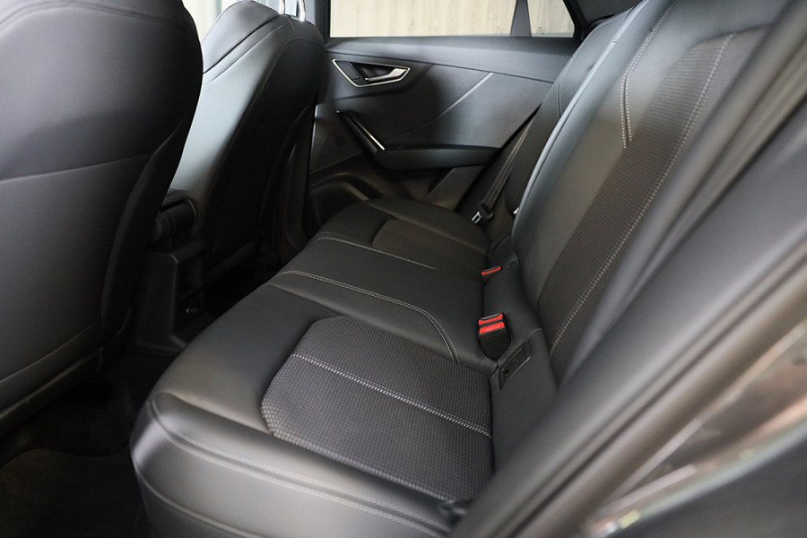 Audi Q2 35 TFSI S Line / 150 PK / AUT / Virtual Cockpit / Navi / ACC / Open Panoramadak / Ecc / Led / Pdc / Trekhaak / 18 Inch