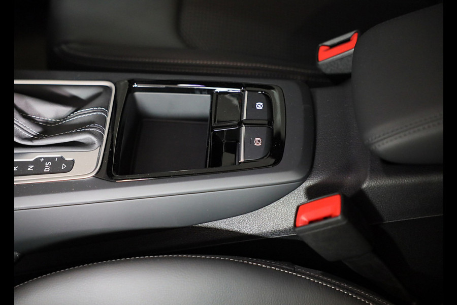 Audi Q2 35 TFSI S Line / 150 PK / AUT / Virtual Cockpit / Navi / ACC / Open Panoramadak / Ecc / Led / Pdc / Trekhaak / 18 Inch